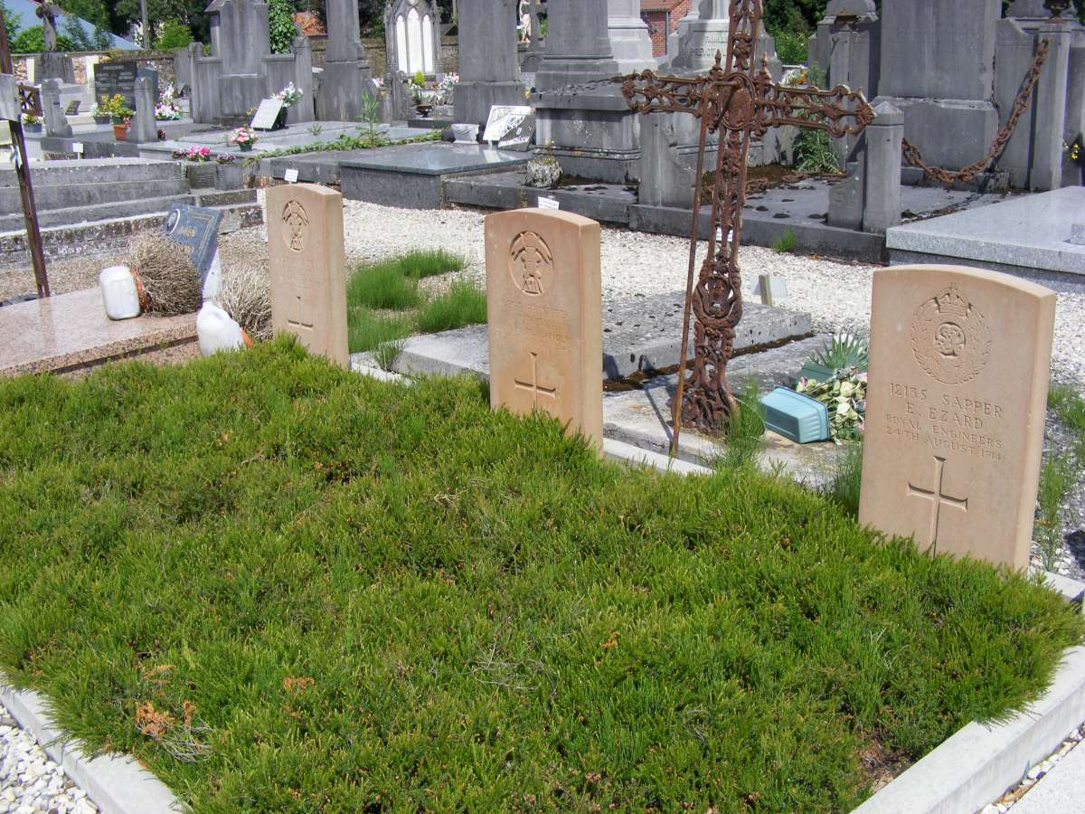 1914 war graves, Bavay cemetery